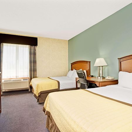 Baymont By Wyndham Wahpeton Hotel Bagian luar foto