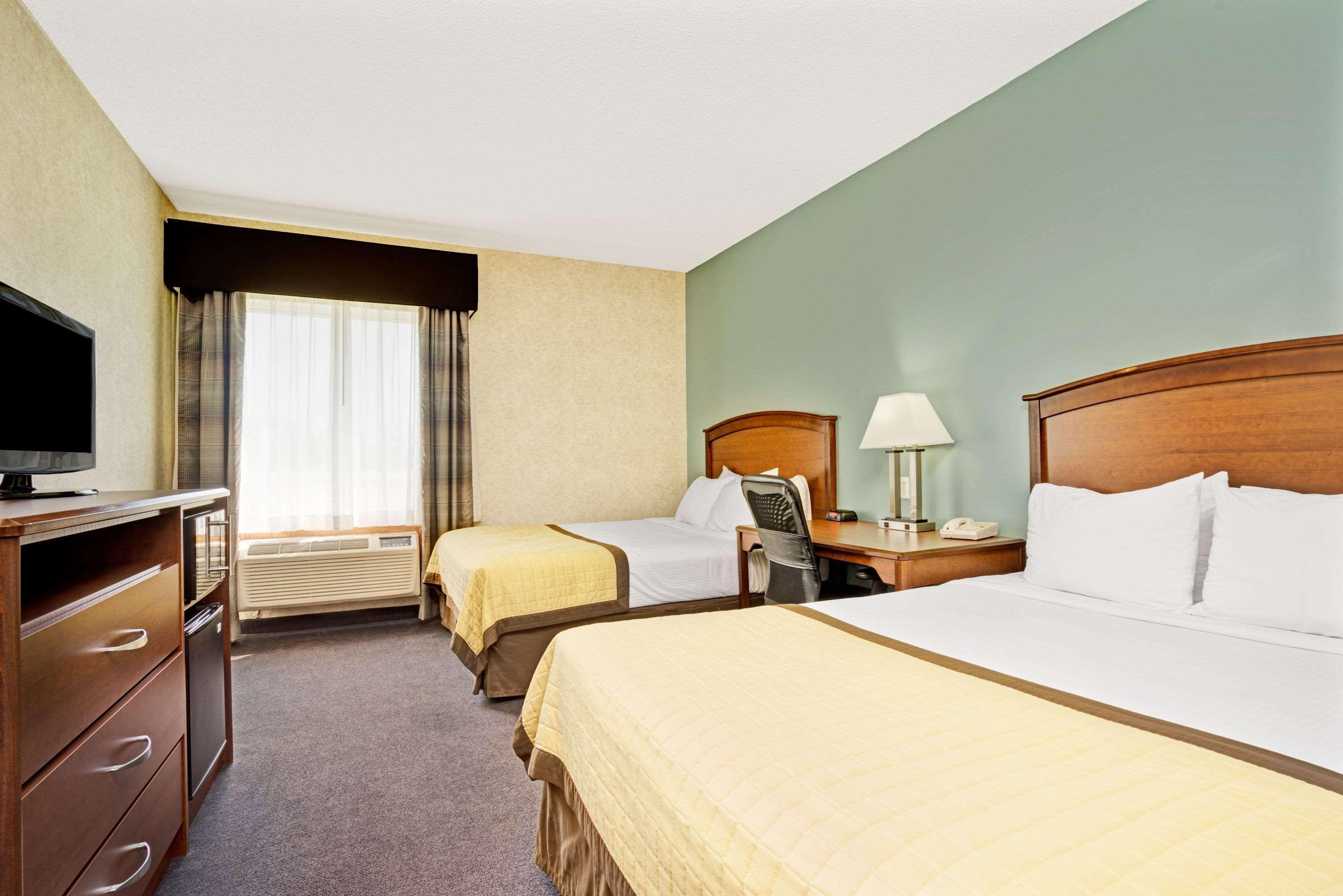 Baymont By Wyndham Wahpeton Hotel Bagian luar foto
