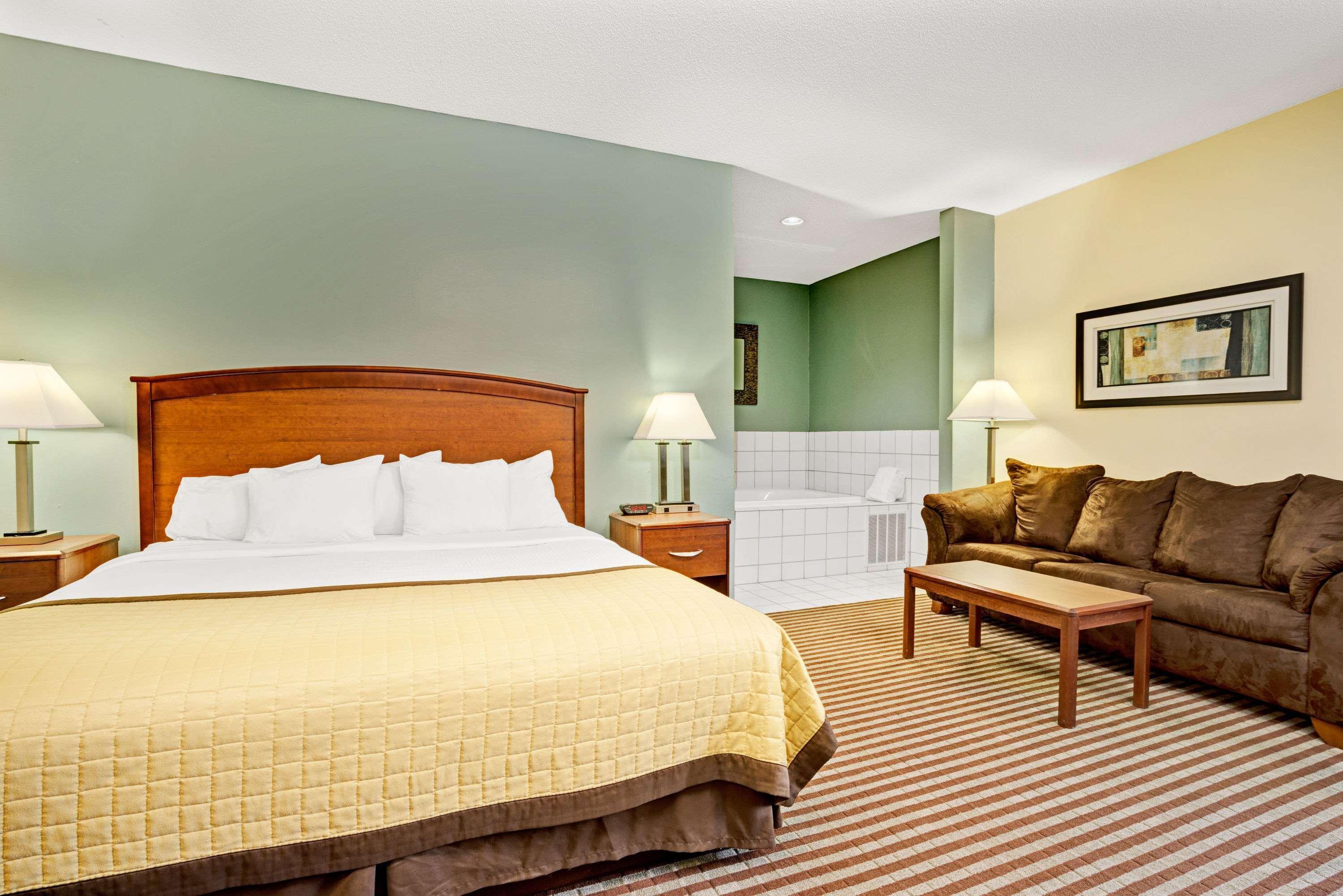 Baymont By Wyndham Wahpeton Hotel Bagian luar foto