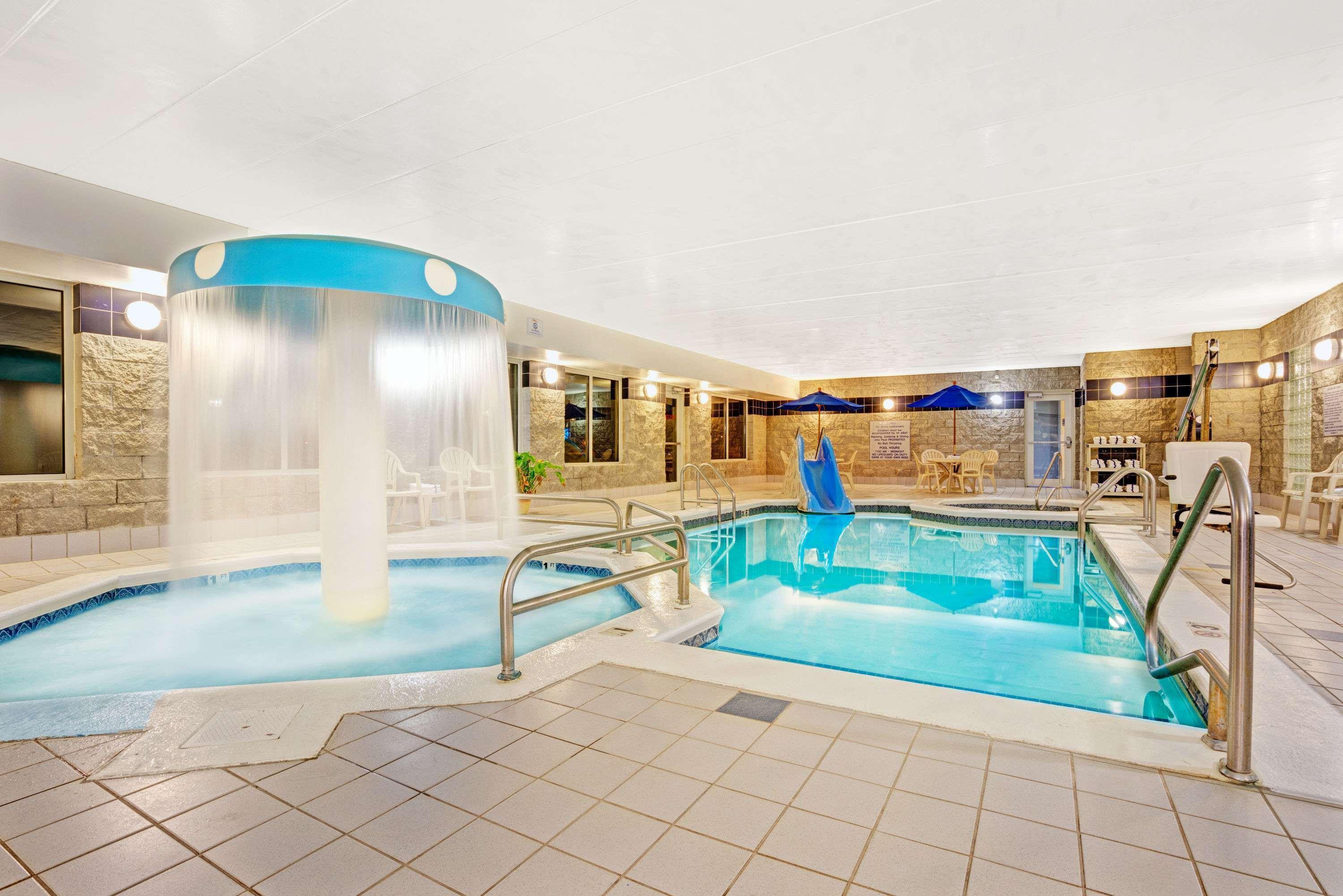 Baymont By Wyndham Wahpeton Hotel Bagian luar foto