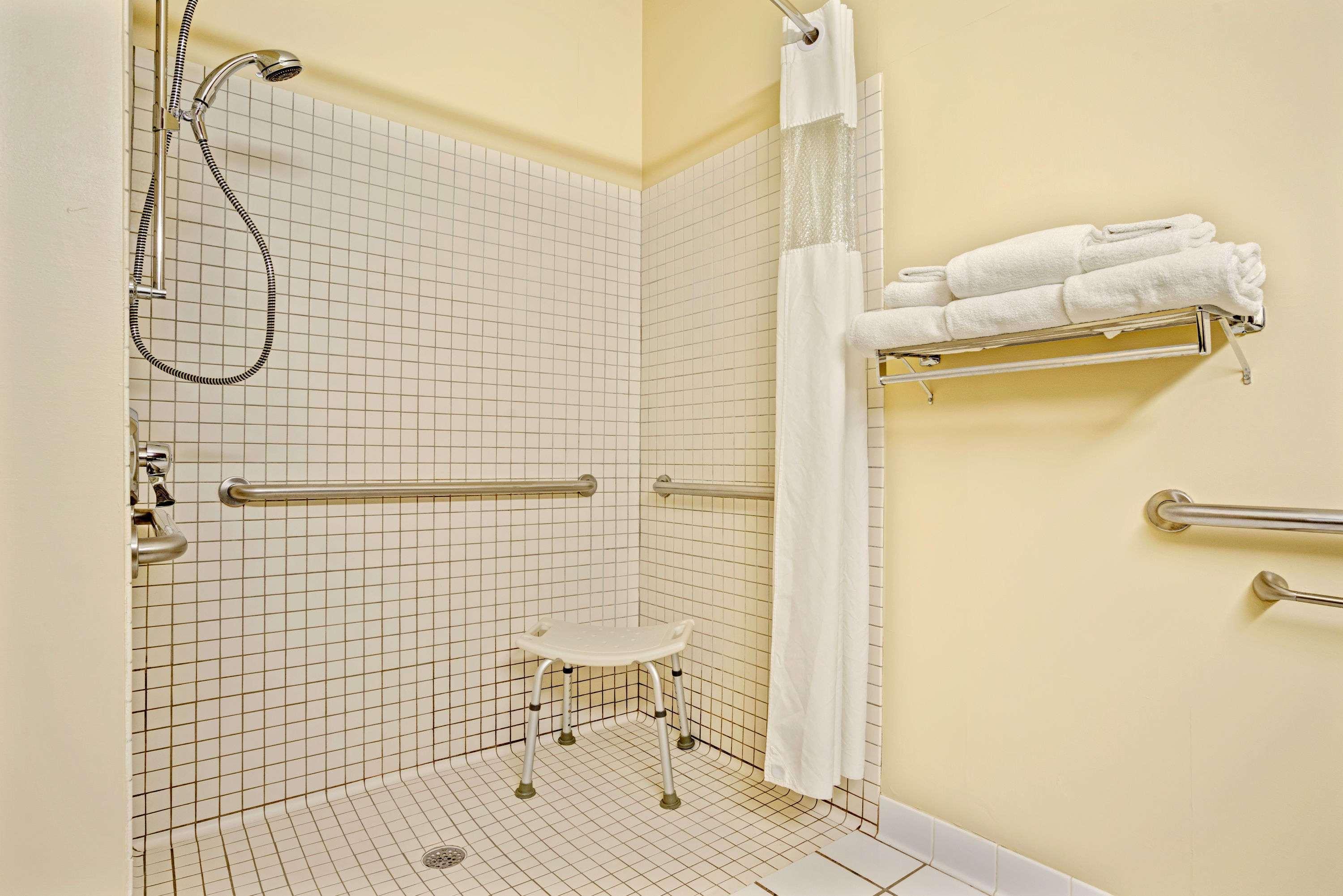 Baymont By Wyndham Wahpeton Hotel Bagian luar foto